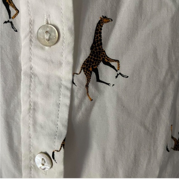 Jane and Delancey giraffe print shirt - Picture 3 of 5